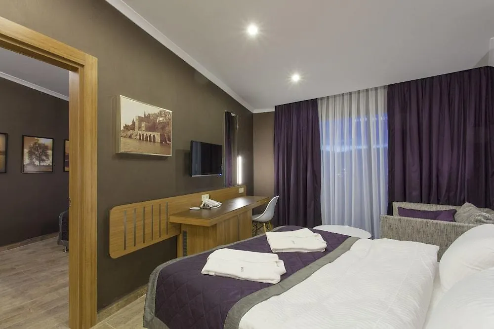 Michell Hotel (Adults Only)-1