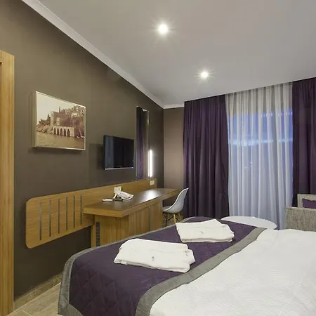 Michell Hotel (Adults Only)-3